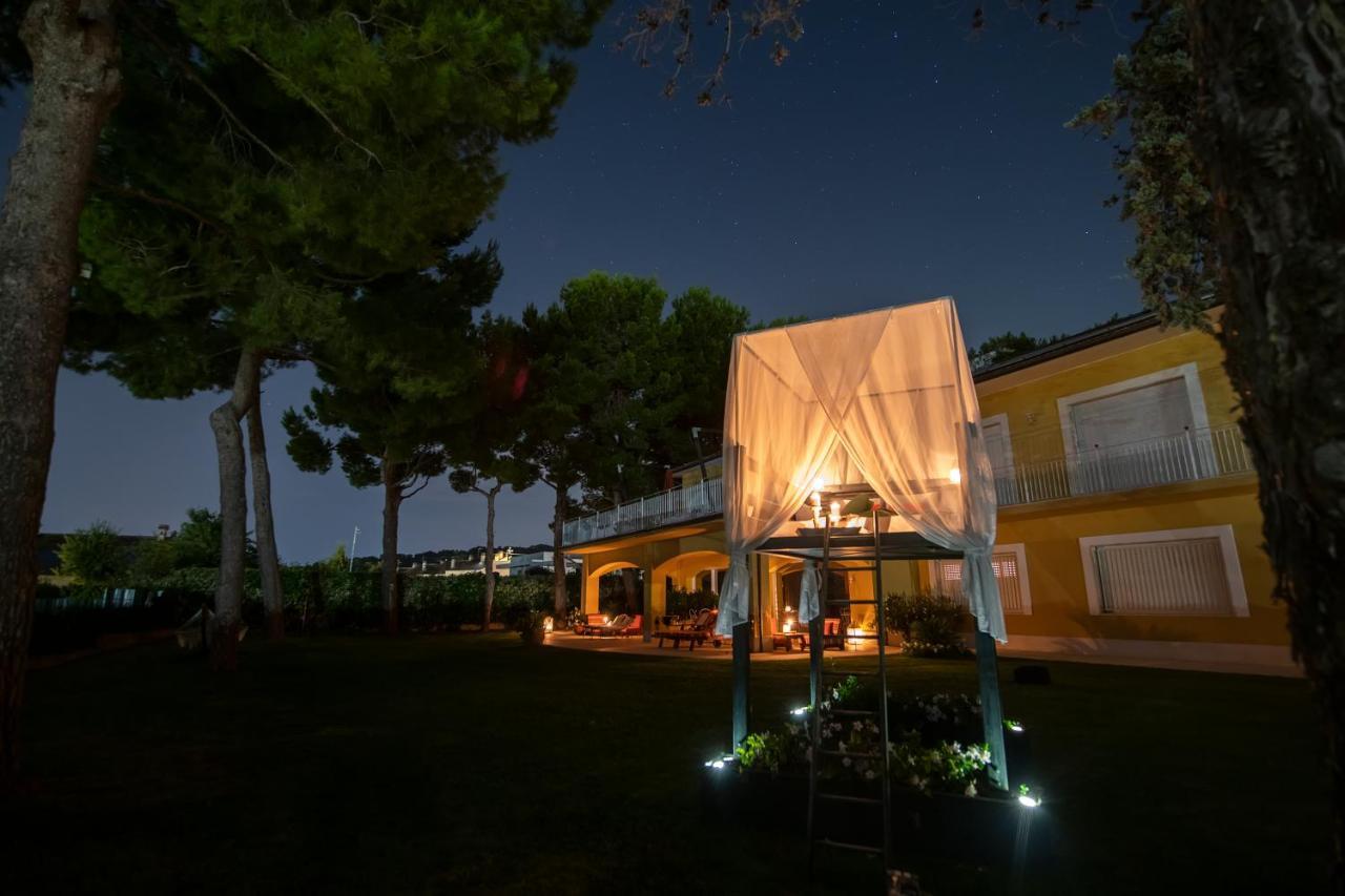 Tra Gli Alberi E Il Mare Bed & Breakfast Sirolo Exterior photo