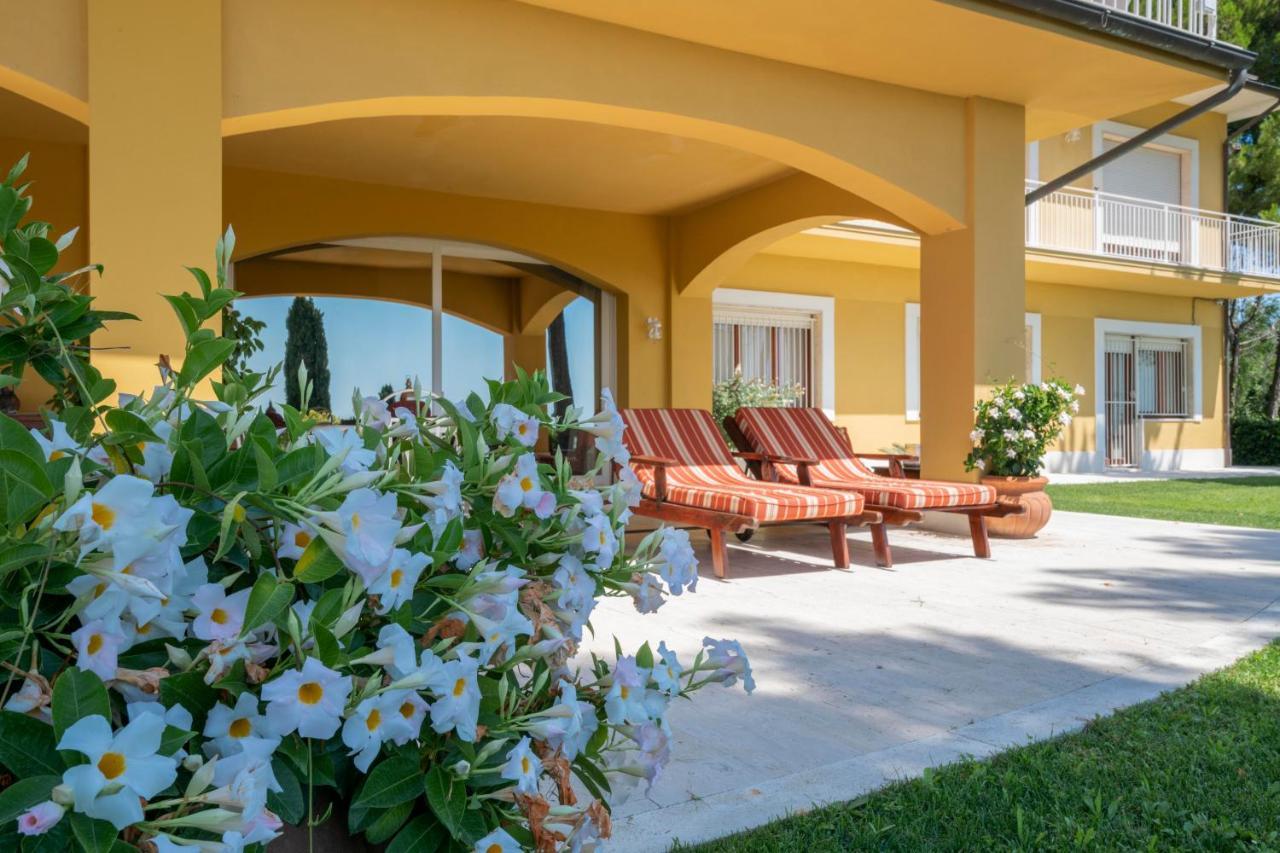 Tra Gli Alberi E Il Mare Bed & Breakfast Sirolo Exterior photo