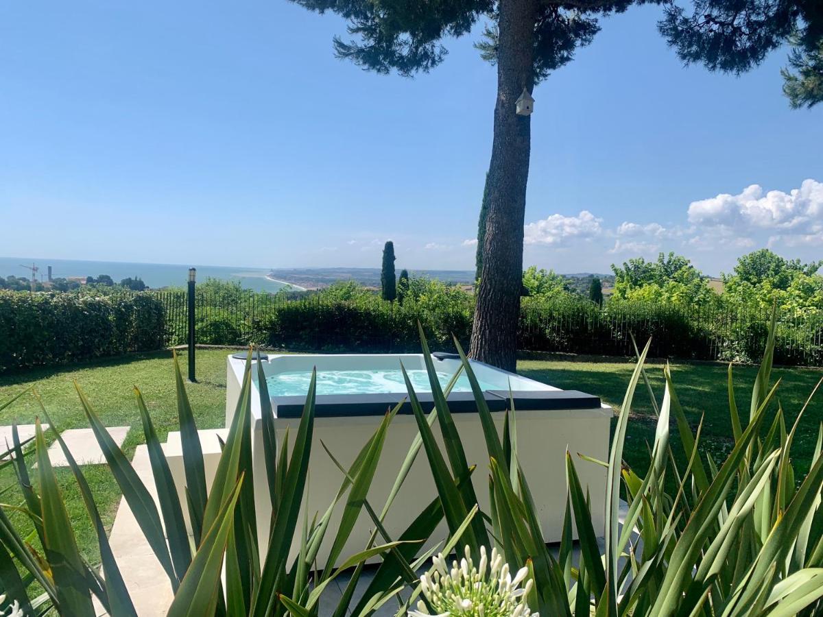 Tra Gli Alberi E Il Mare Bed & Breakfast Sirolo Exterior photo