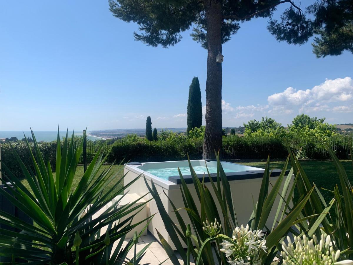 Tra Gli Alberi E Il Mare Bed & Breakfast Sirolo Exterior photo
