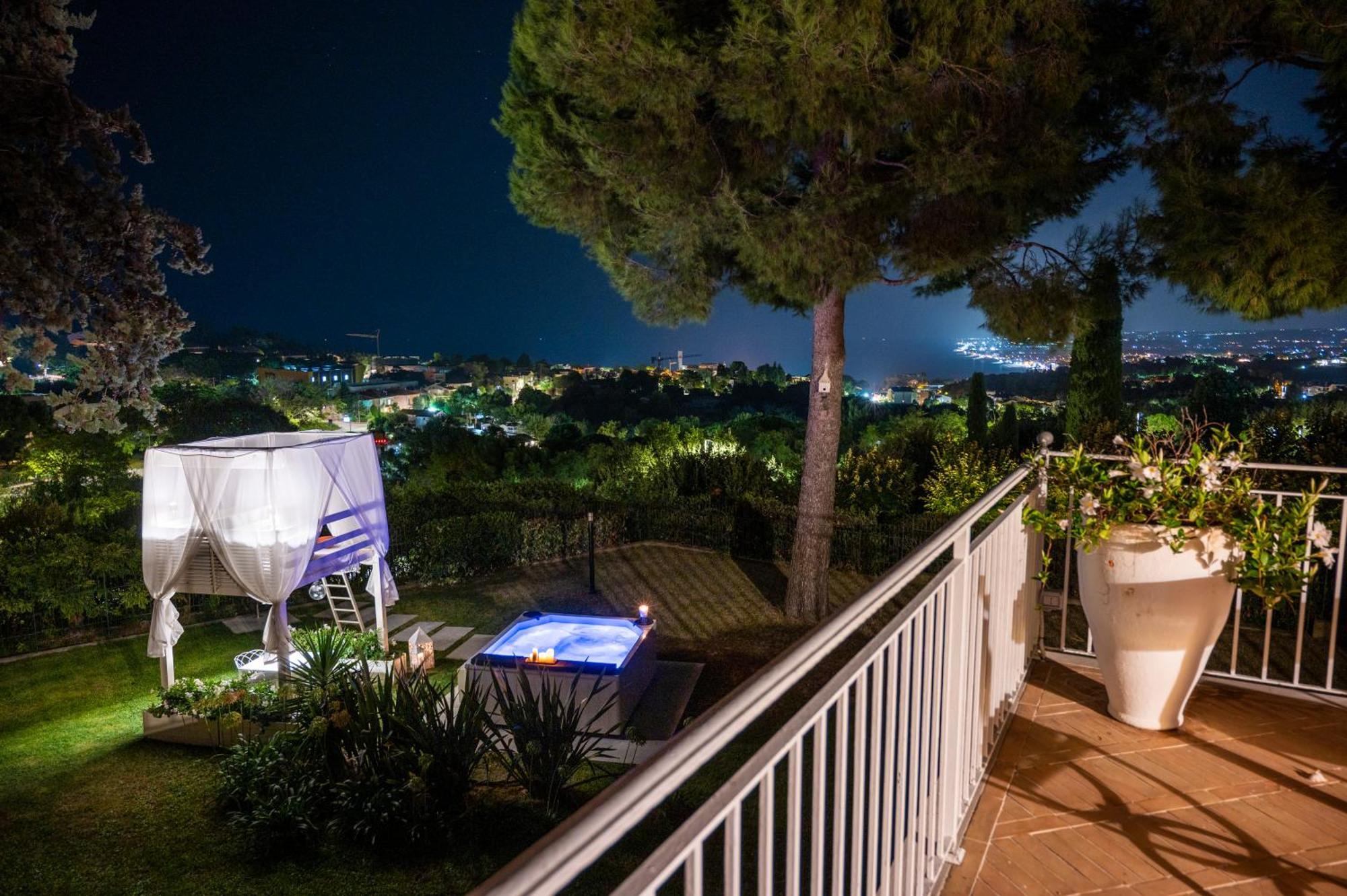 Tra Gli Alberi E Il Mare Bed & Breakfast Sirolo Exterior photo
