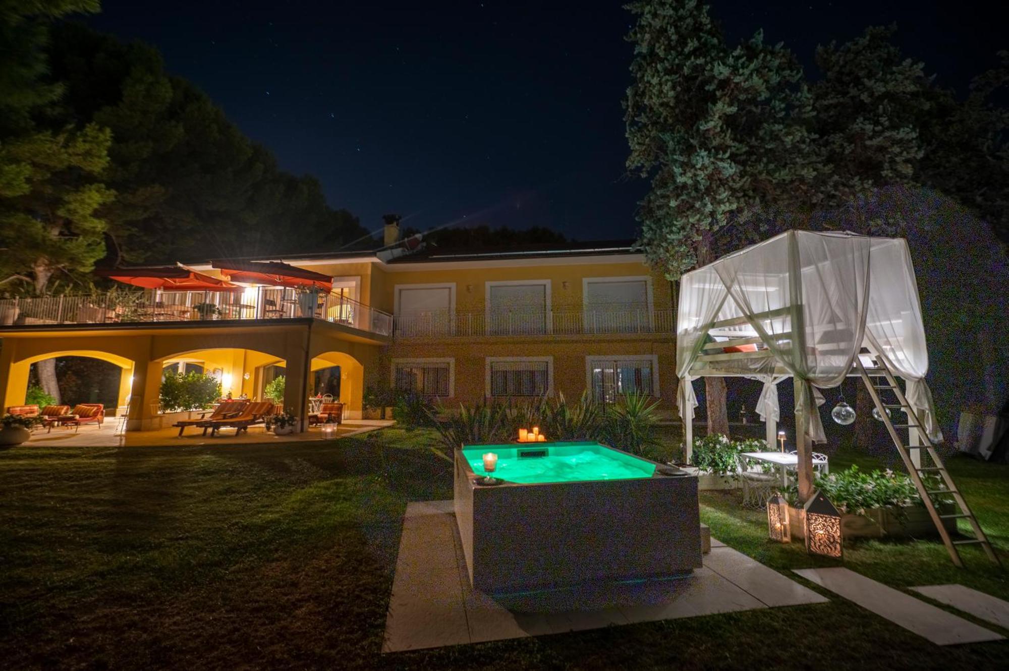 Tra Gli Alberi E Il Mare Bed & Breakfast Sirolo Exterior photo