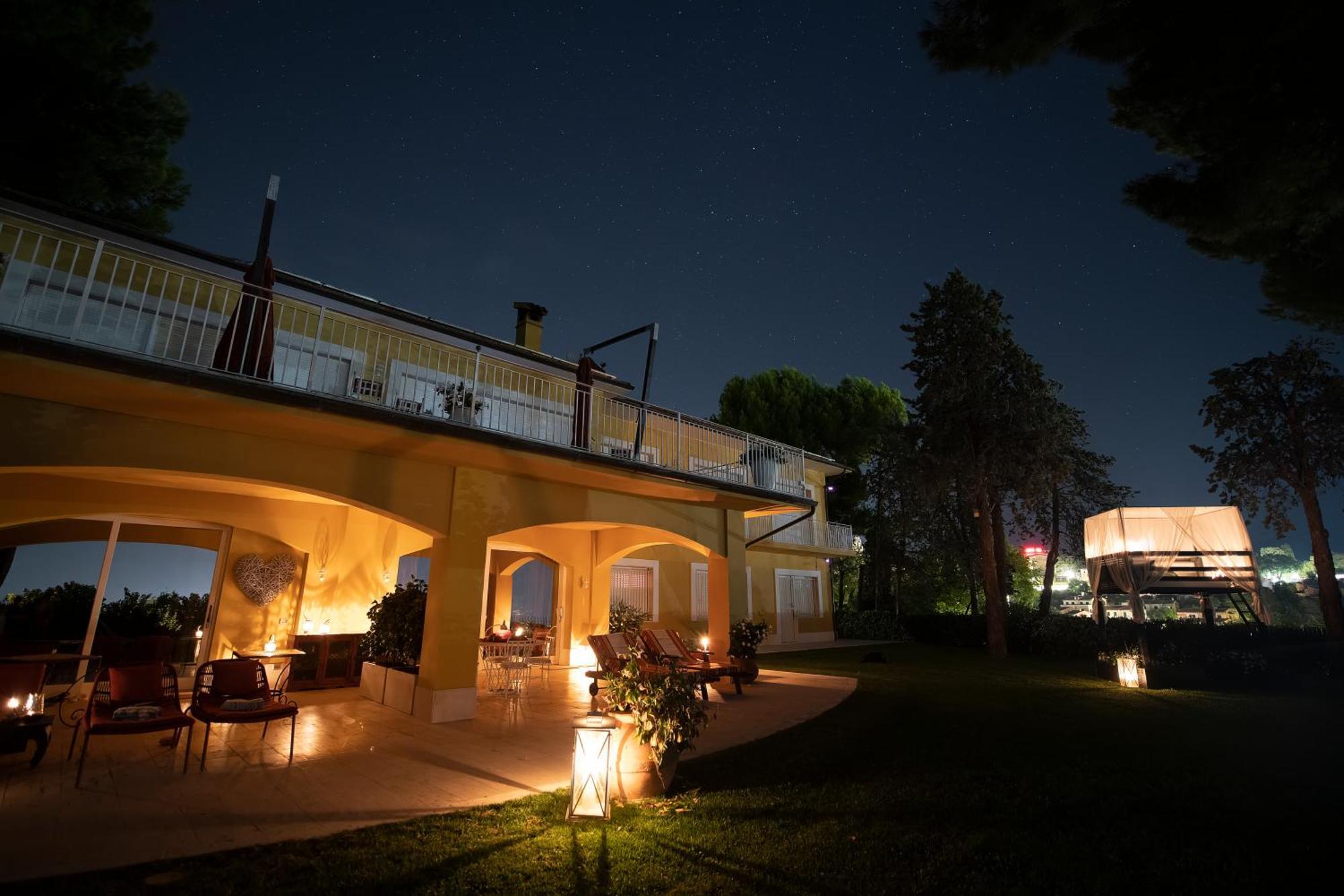 Tra Gli Alberi E Il Mare Bed & Breakfast Sirolo Exterior photo