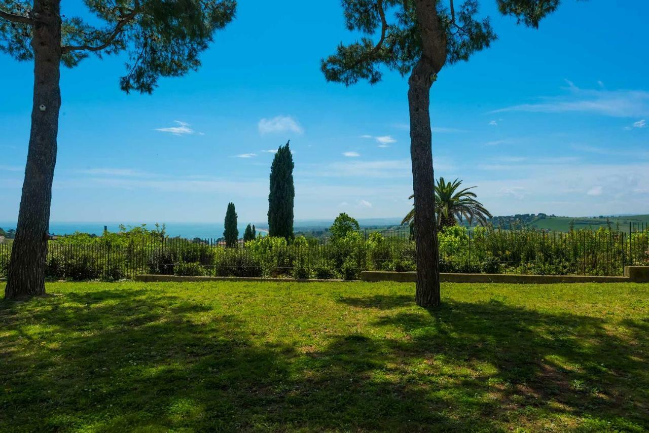 Tra Gli Alberi E Il Mare Bed & Breakfast Sirolo Exterior photo